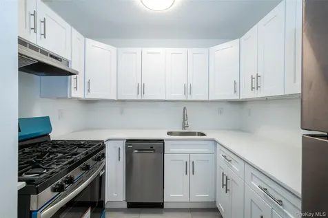 671 Bronx River Road Yonkers NY 10704