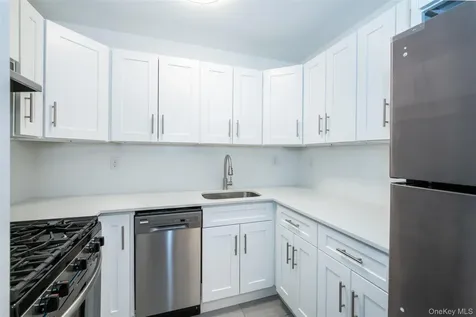 671 Bronx River Road Yonkers NY 10704