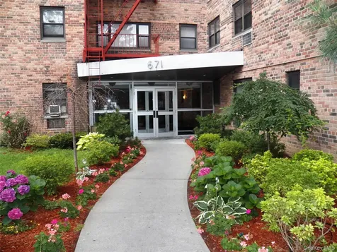 671 Bronx River Road Yonkers NY 10704