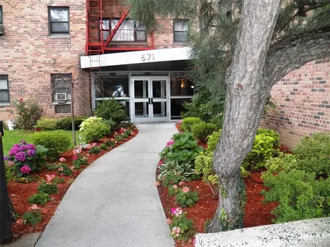 671 Bronx River Road Yonkers NY 10704