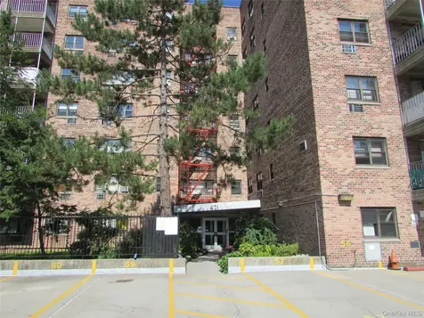 671 Bronx River Road Yonkers NY 10704