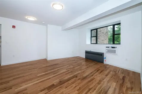 671 Bronx River Road Yonkers NY 10704