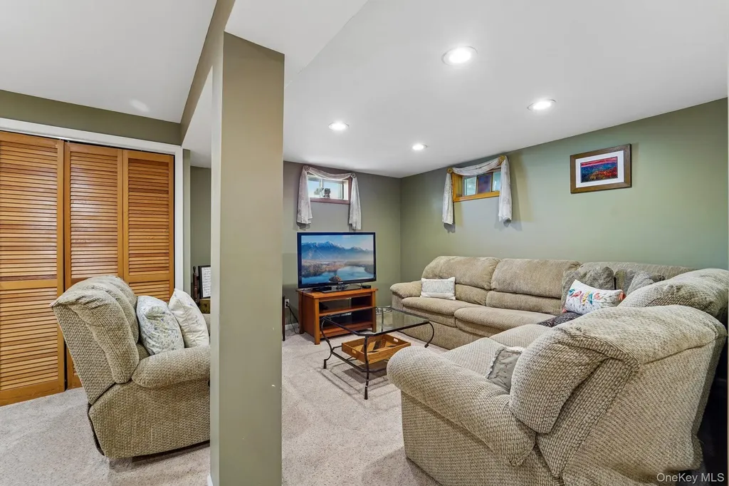 18 Hoke Drive Stony Point NY 10980