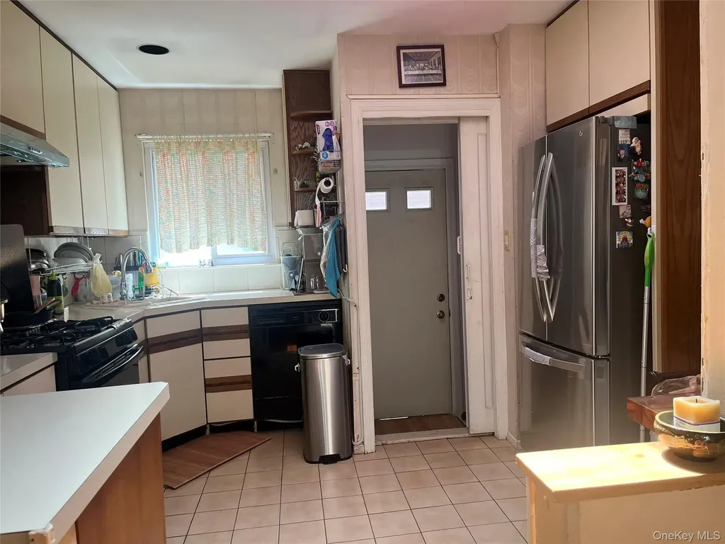 5607 229th Street Bayside NY 11364