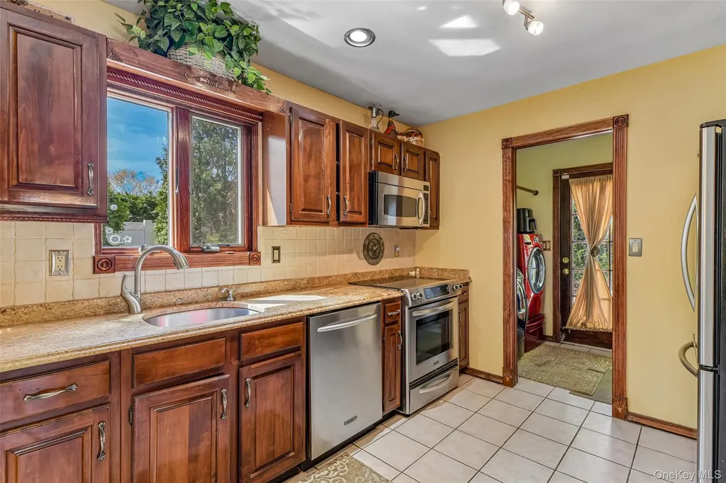 2 Deer Path East Patchogue NY 11772