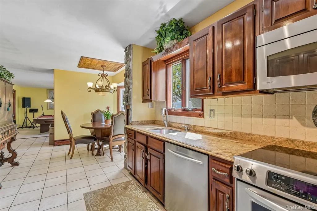 2 Deer Path East Patchogue NY 11772