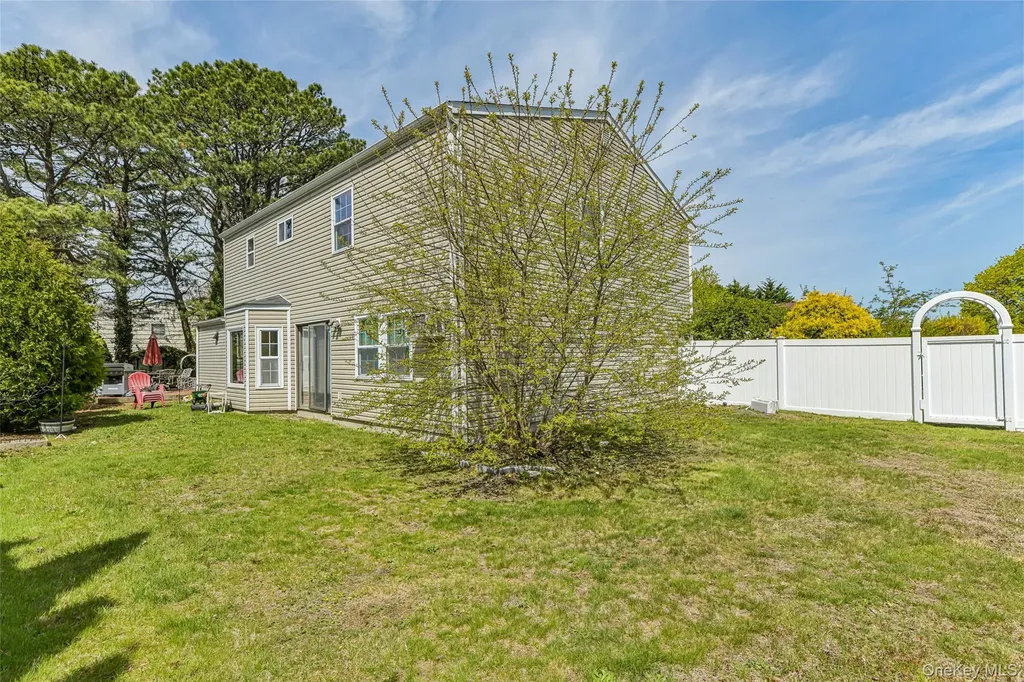 2 Deer Path East Patchogue NY 11772