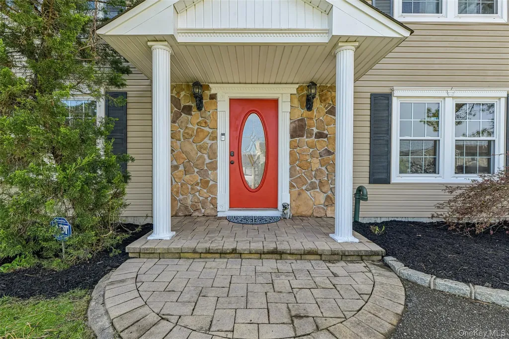 2 Deer Path East Patchogue NY 11772