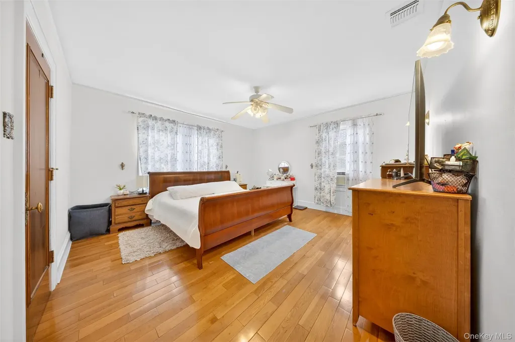 2946 169th Street Flushing NY 11358