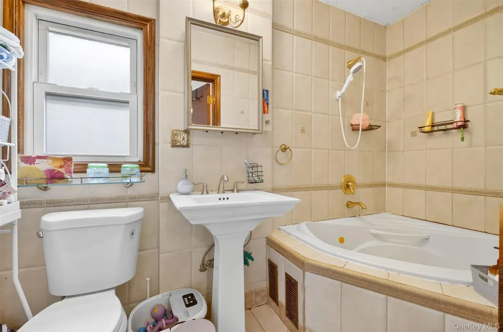 2946 169th Street Flushing NY 11358