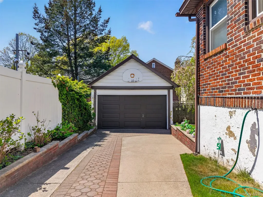2946 169th Street Flushing NY 11358