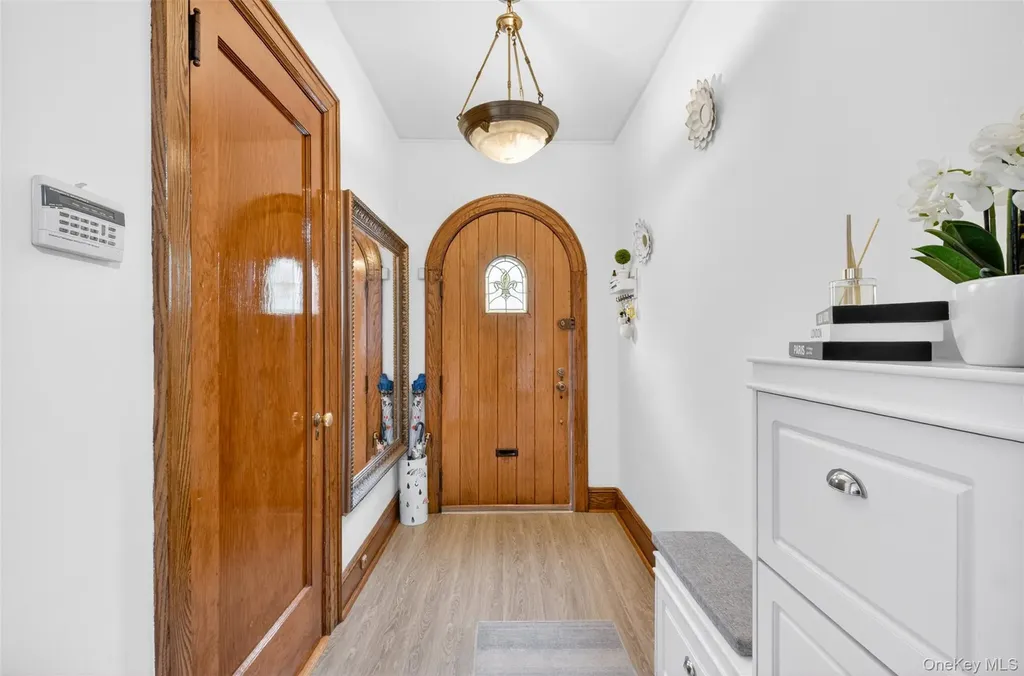 2946 169th Street Flushing NY 11358