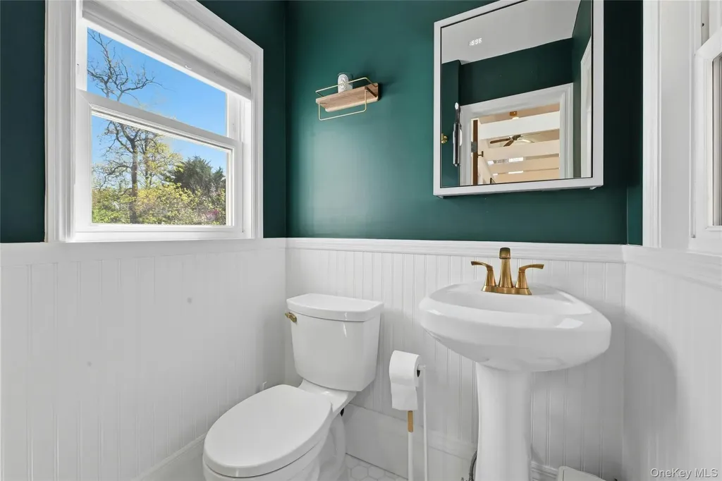 46 Beach Road Laurel NY 11948