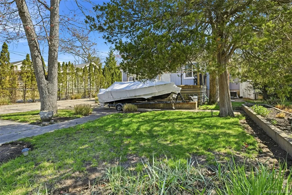 46 Beach Road Laurel NY 11948