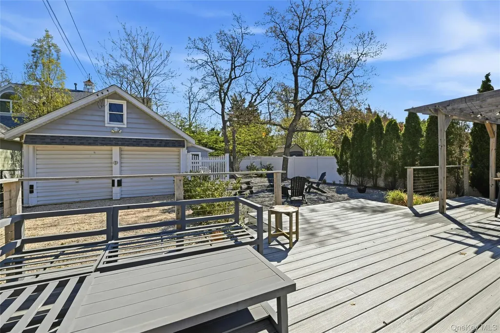 46 Beach Road Laurel NY 11948