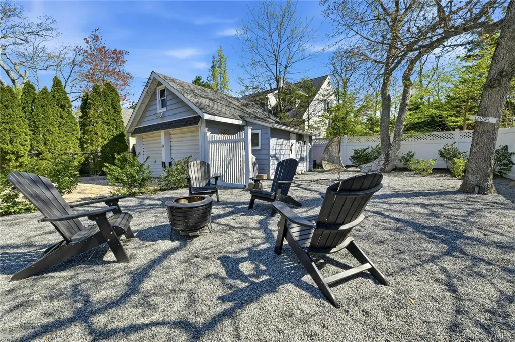 46 Beach Road Laurel NY 11948