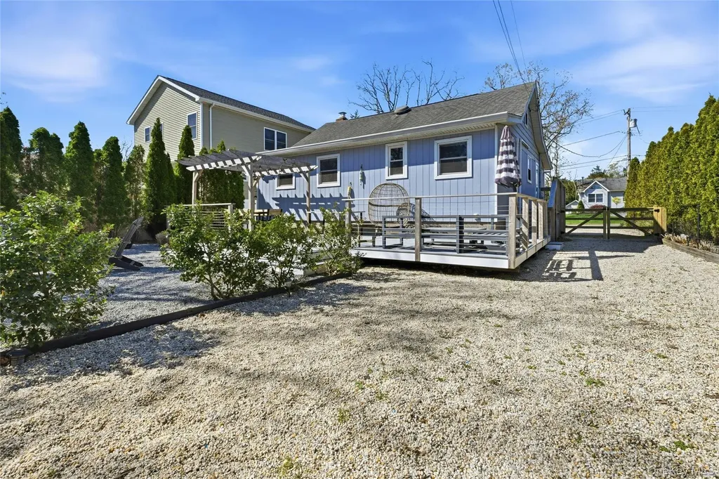 46 Beach Road Laurel NY 11948