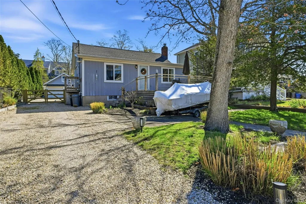 46 Beach Road Laurel NY 11948