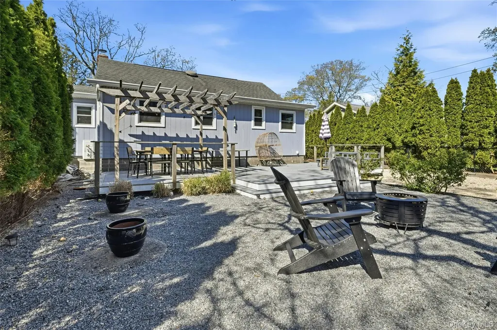 46 Beach Road Laurel NY 11948