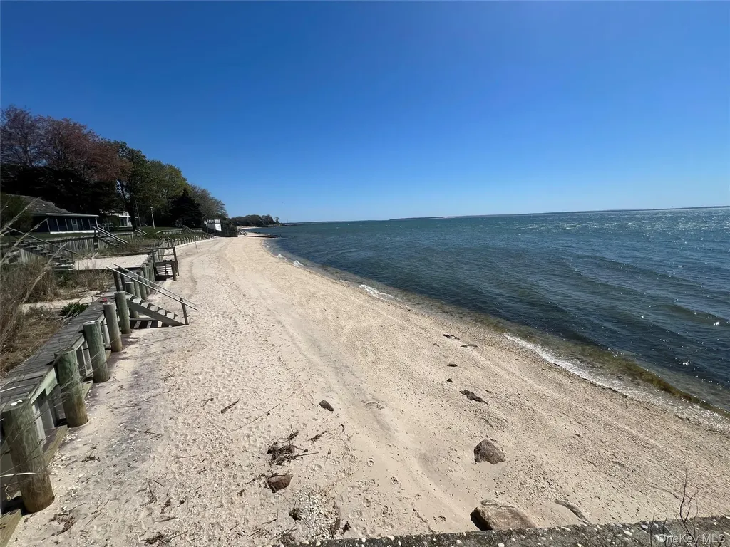 46 Beach Road Laurel NY 11948