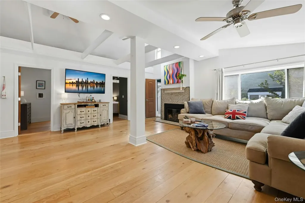 46 Beach Road Laurel NY 11948