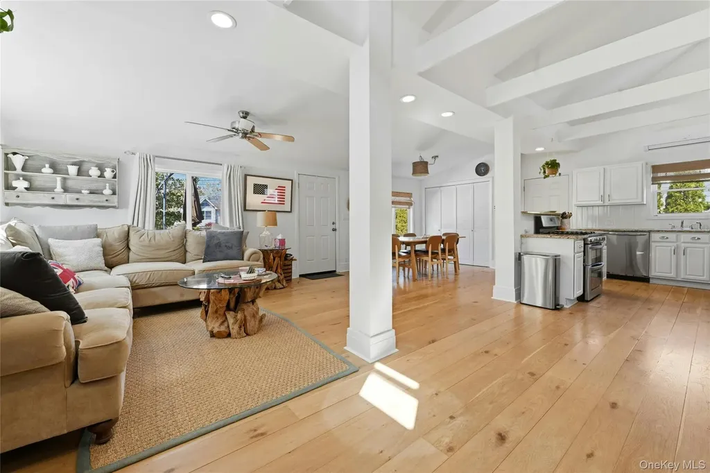 46 Beach Road Laurel NY 11948