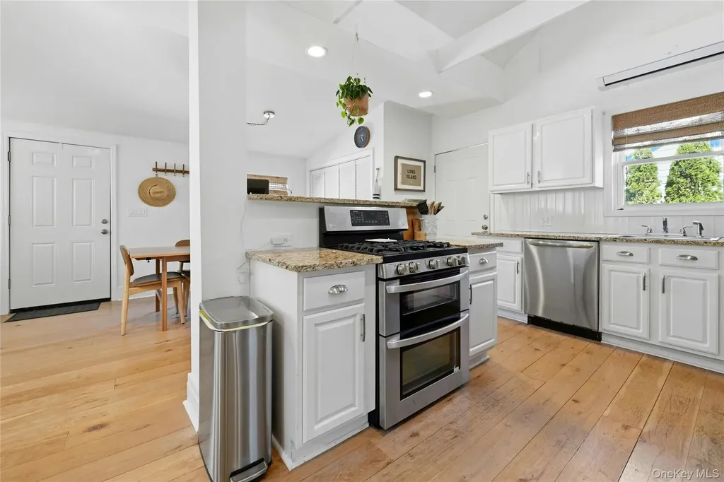 46 Beach Road Laurel NY 11948