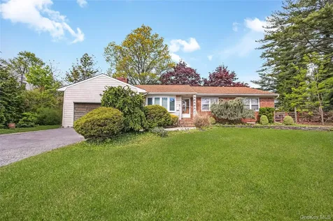 42 Hempstead Turnpike Farmingdale NY 11735