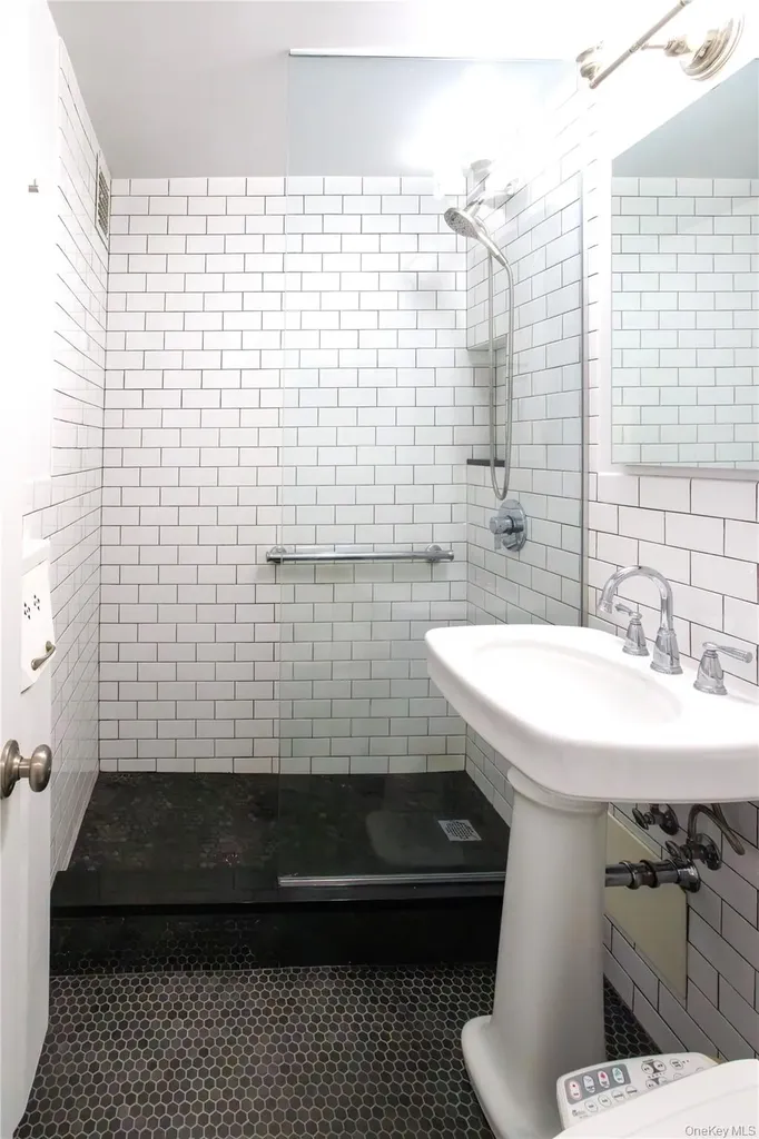 195 Willoughby Avenue Brooklyn NY 11205