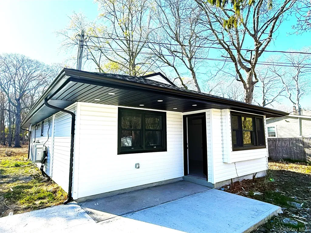 52 Crystal Beach Boulevard Moriches NY 11955