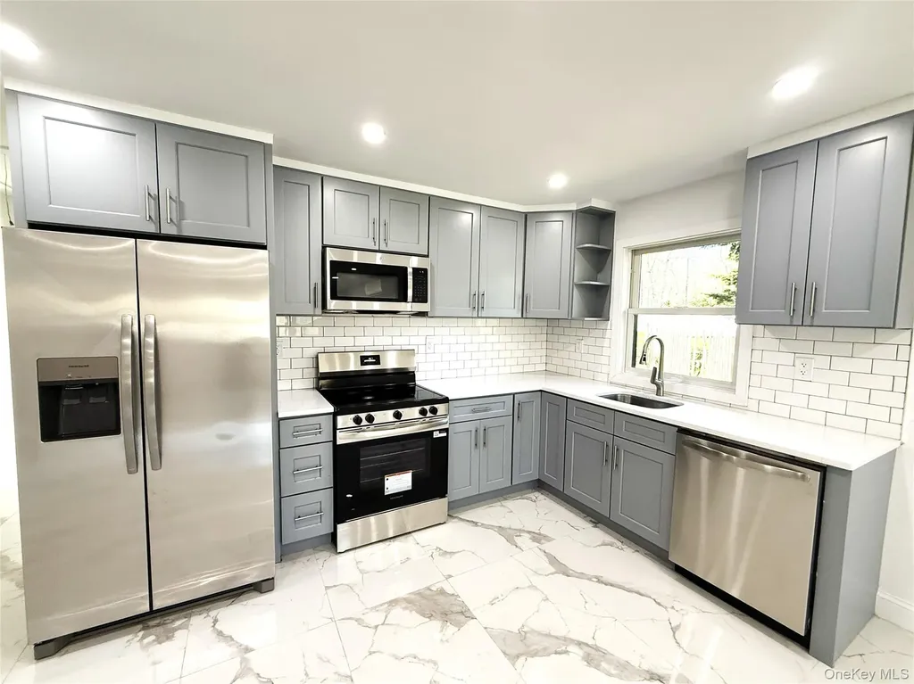 52 Crystal Beach Boulevard Moriches NY 11955