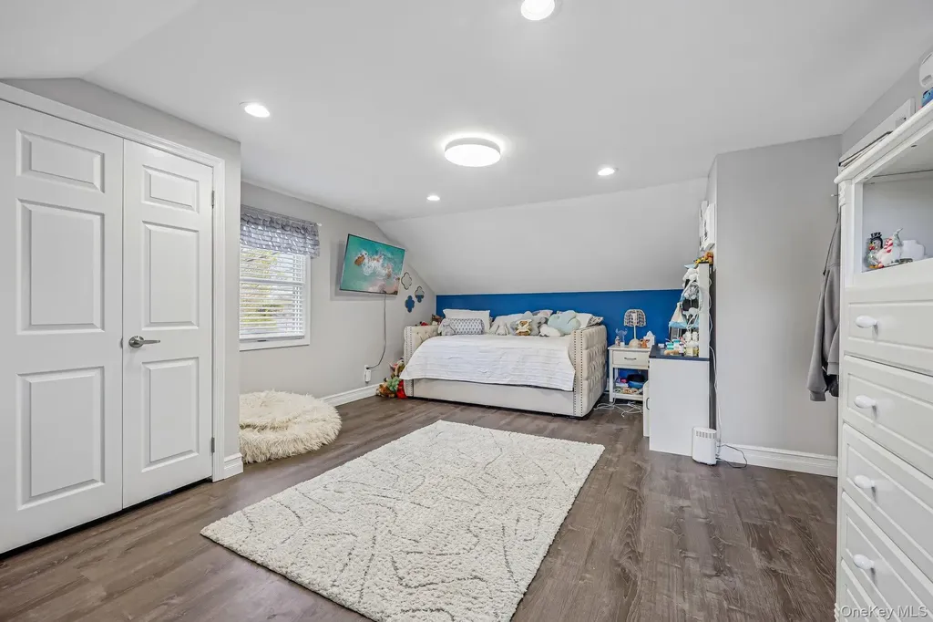 76 S Bay Drive Massapequa NY 11758