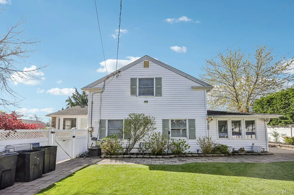 76 S Bay Drive Massapequa NY 11758