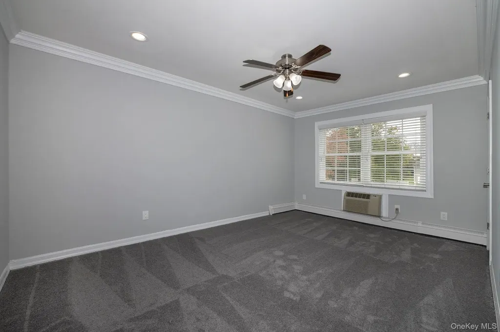 55 Fairfield Way Commack NY 11725