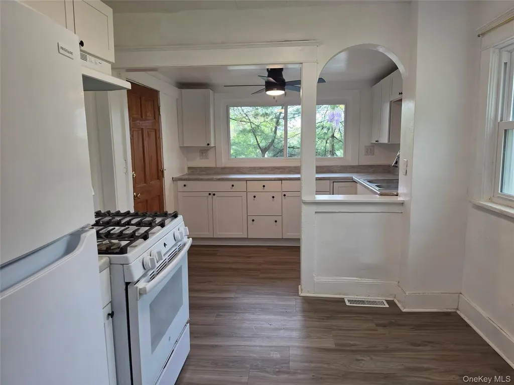 60 S Greenbush West Nyack NY 10994