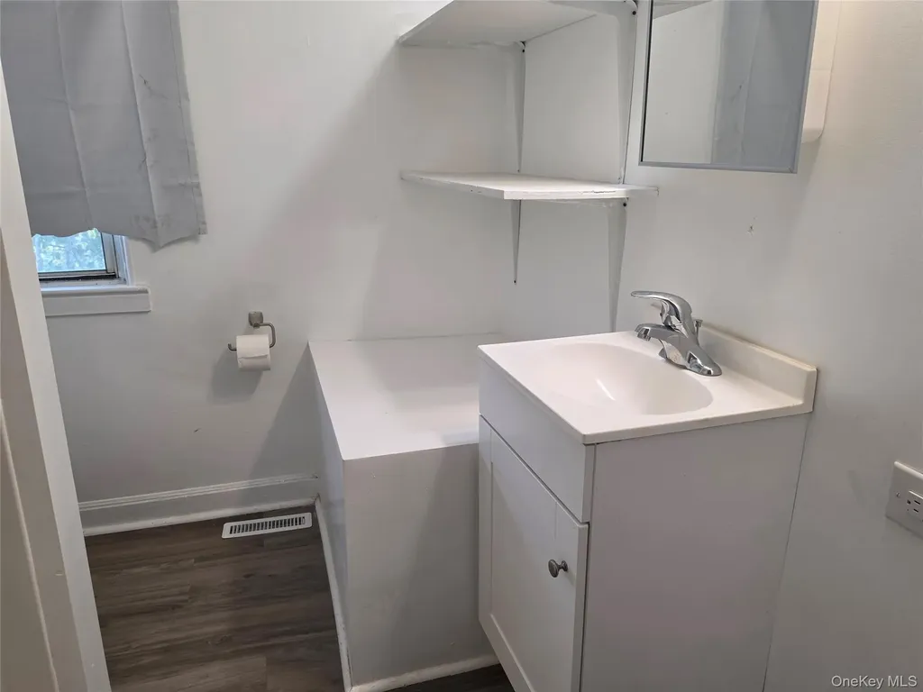 60 S Greenbush West Nyack NY 10994
