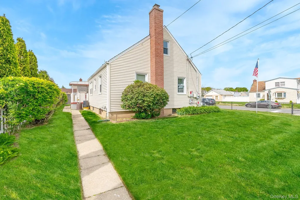 1 Robert Avenue Massapequa NY 11758