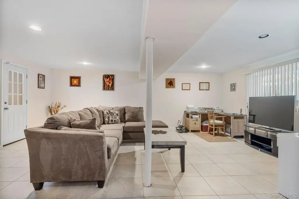 148 Harris Drive Oceanside NY 11572