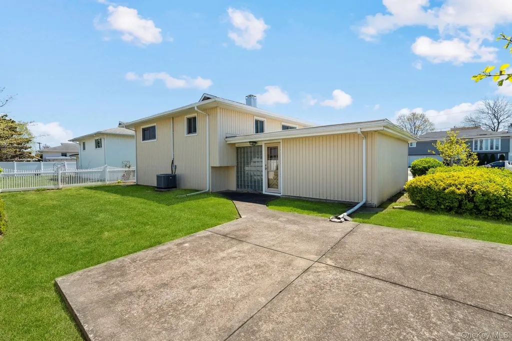 148 Harris Drive Oceanside NY 11572