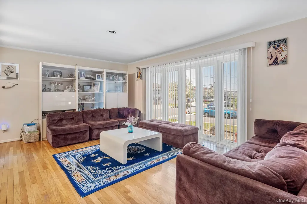 148 Harris Drive Oceanside NY 11572