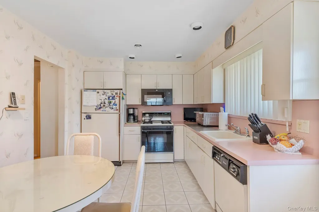 148 Harris Drive Oceanside NY 11572