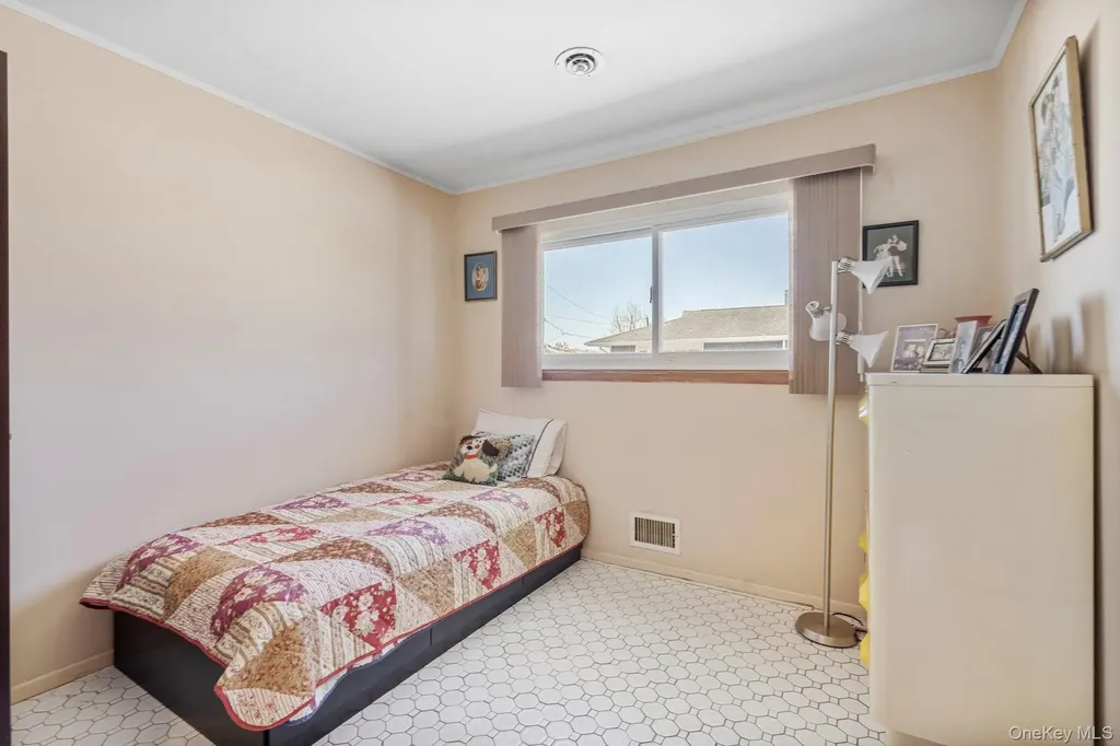 148 Harris Drive Oceanside NY 11572
