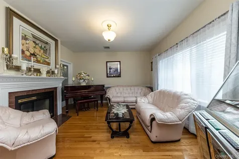 102 Davison Avenue Oceanside NY 11572