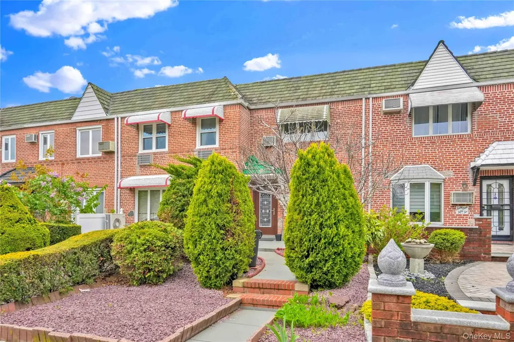 6154 77th Place Middle Village NY 11379
