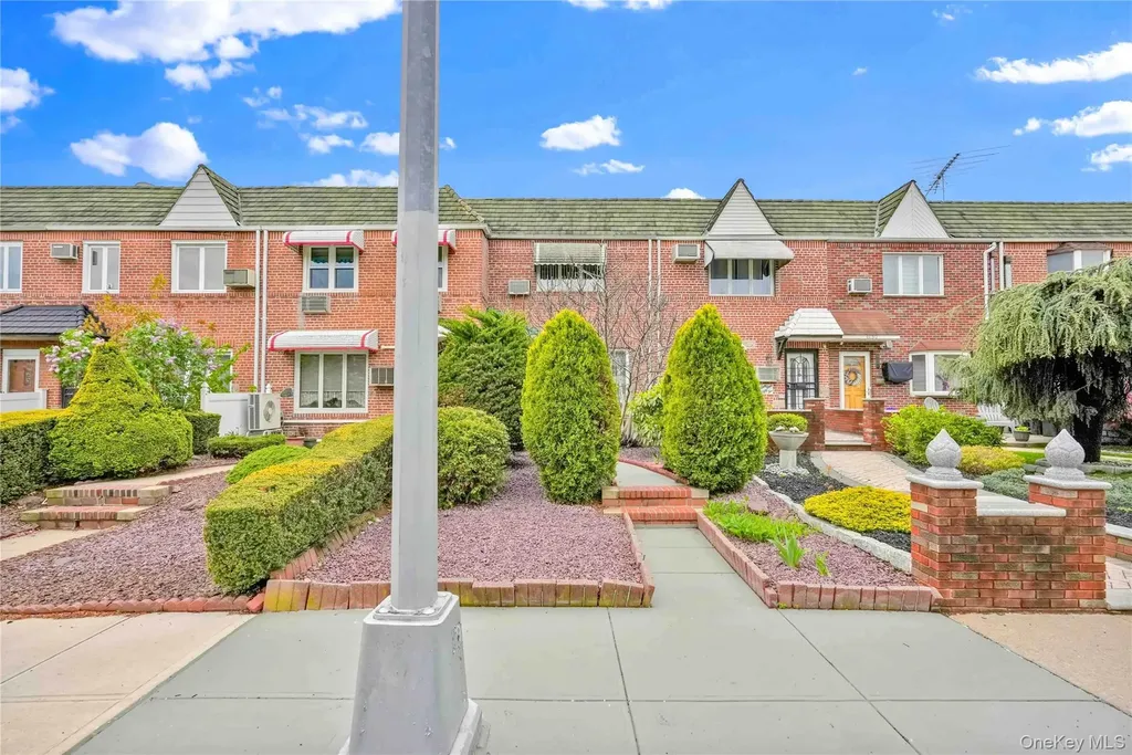 6154 77th Place Middle Village NY 11379