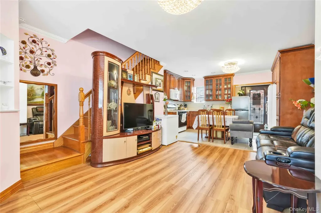 6154 77th Place Middle Village NY 11379