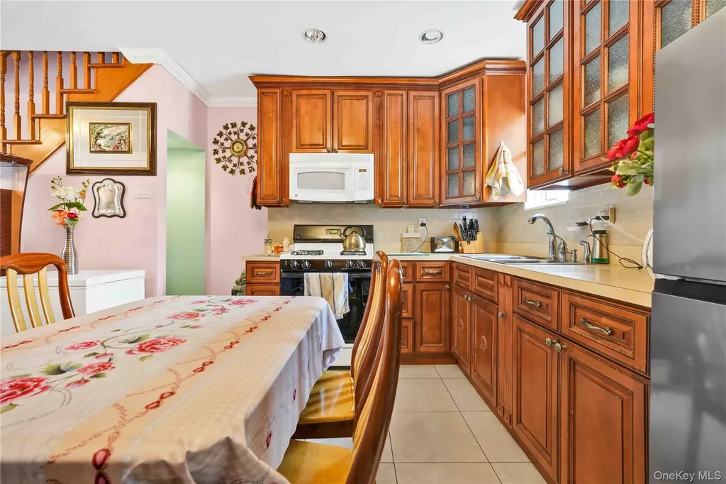 6154 77th Place Middle Village NY 11379