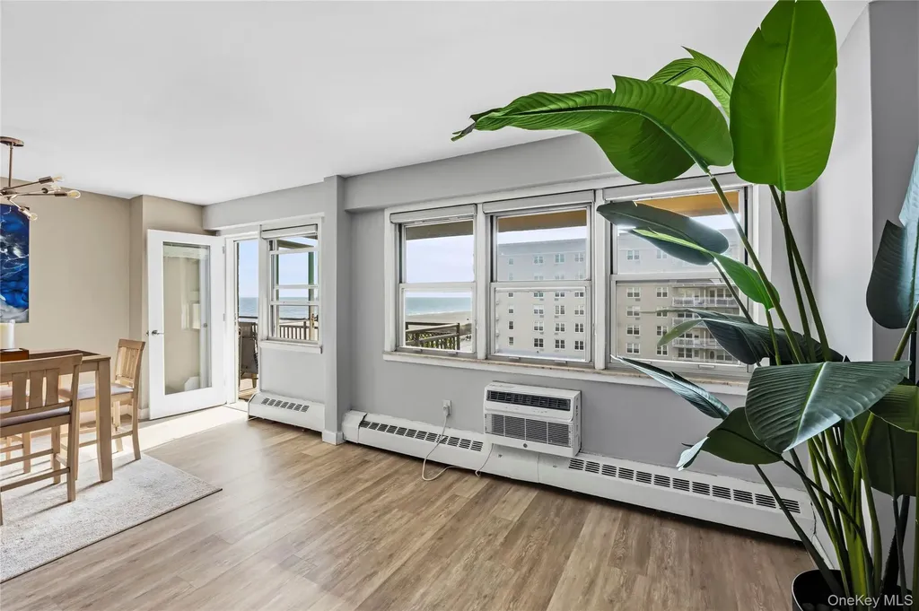 25 Neptune Boulevard Long Beach NY 11561
