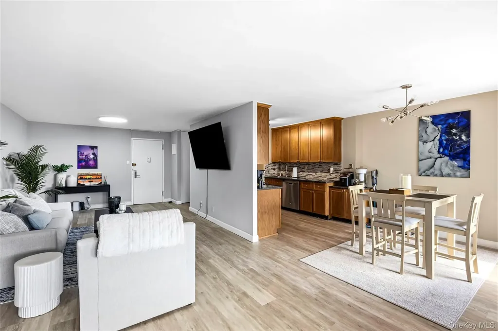 25 Neptune Boulevard Long Beach NY 11561
