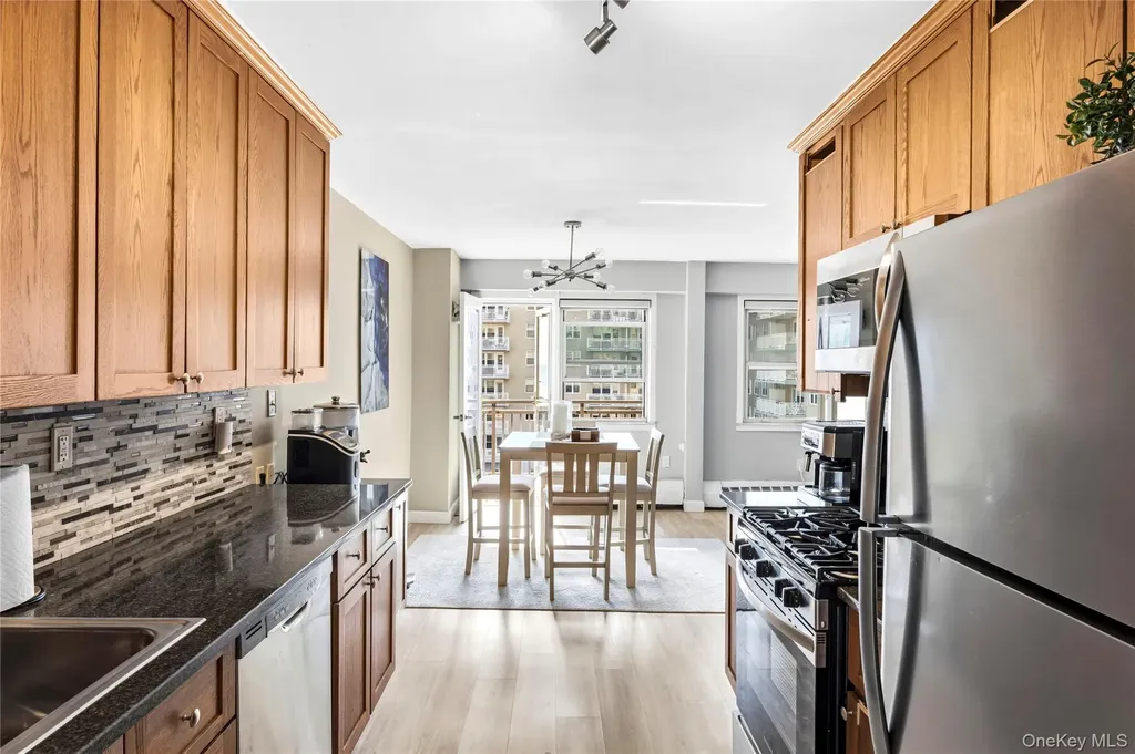 25 Neptune Boulevard Long Beach NY 11561